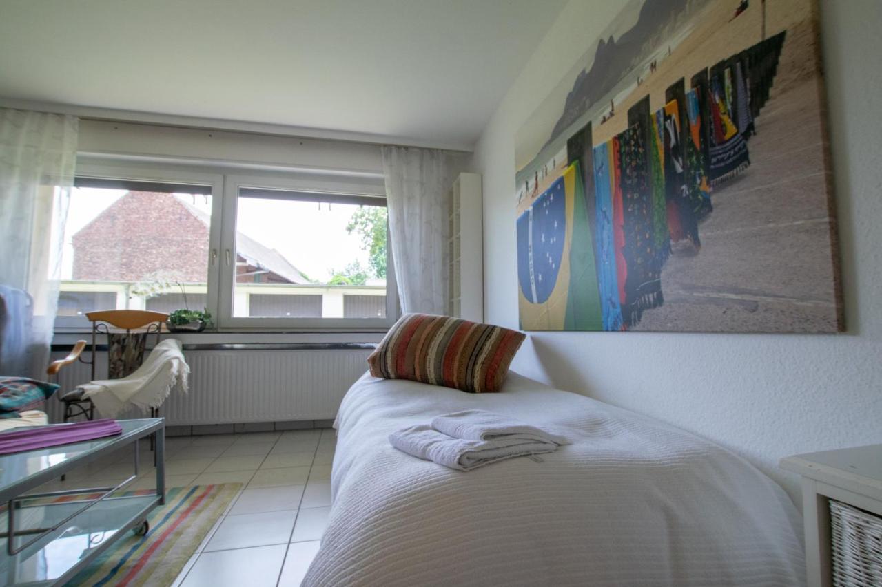 Big 1 Room Apartment - 15 Min Messe Dus Меербуш Екстериор снимка
