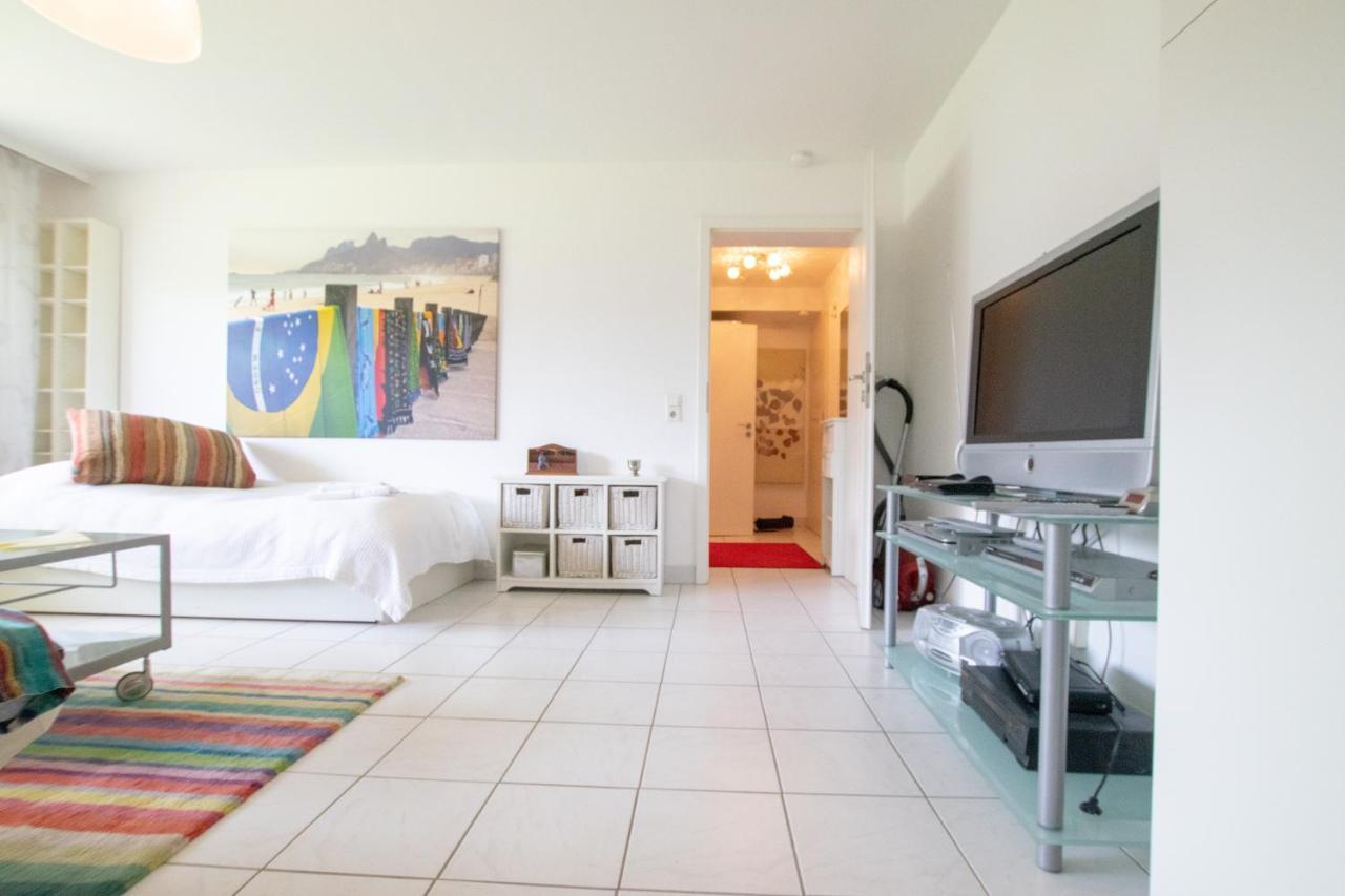 Big 1 Room Apartment - 15 Min Messe Dus Меербуш Екстериор снимка